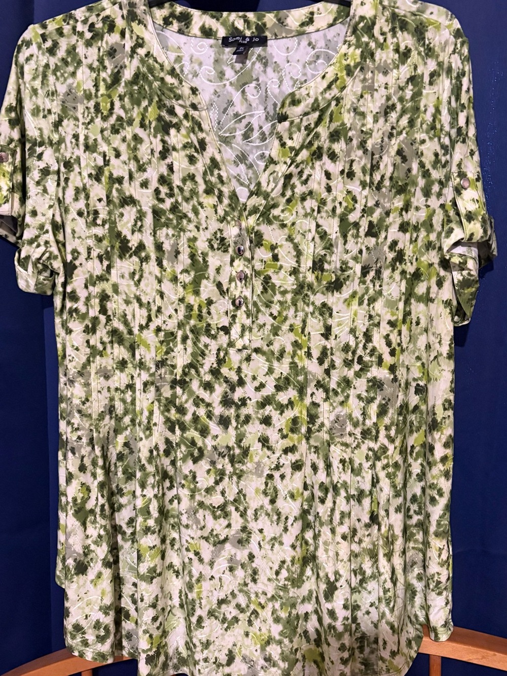 Sami & Jo Green and White Printed V-Neck Tunic